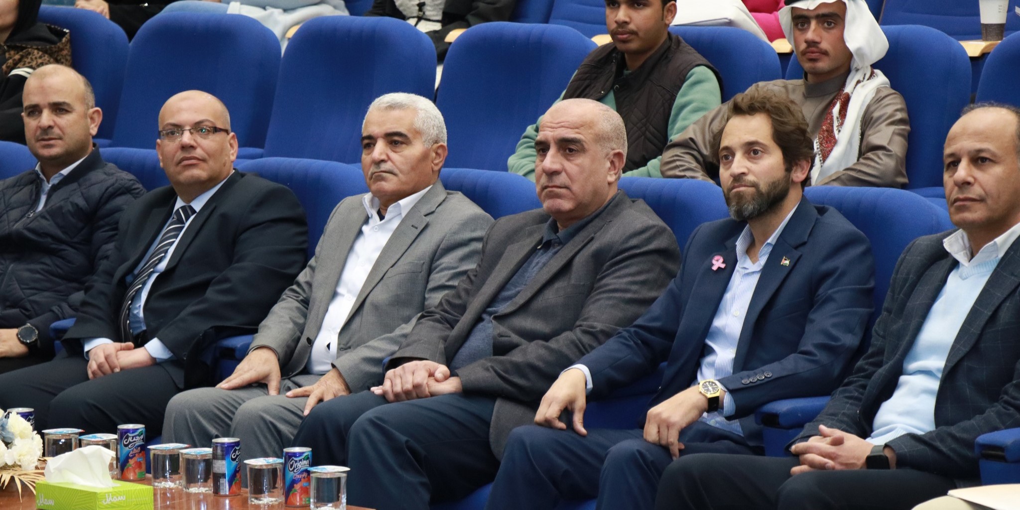  جلسة حوارية حول مفهوم العمل التطوعي وأثره في تعزيز التنمية المجتمعية وبناء رأس المال الاجتماعي في جامعة الحسين بن طلال